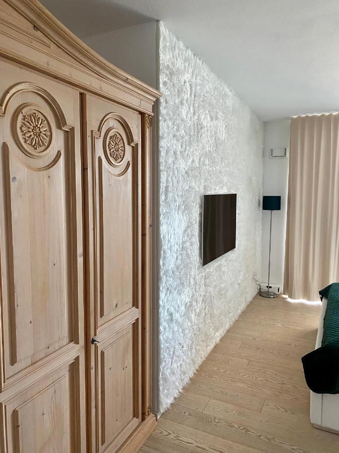 Alpen-Panorama Suite: Luxurious Mountain View Retreat in Munich Exterior photo