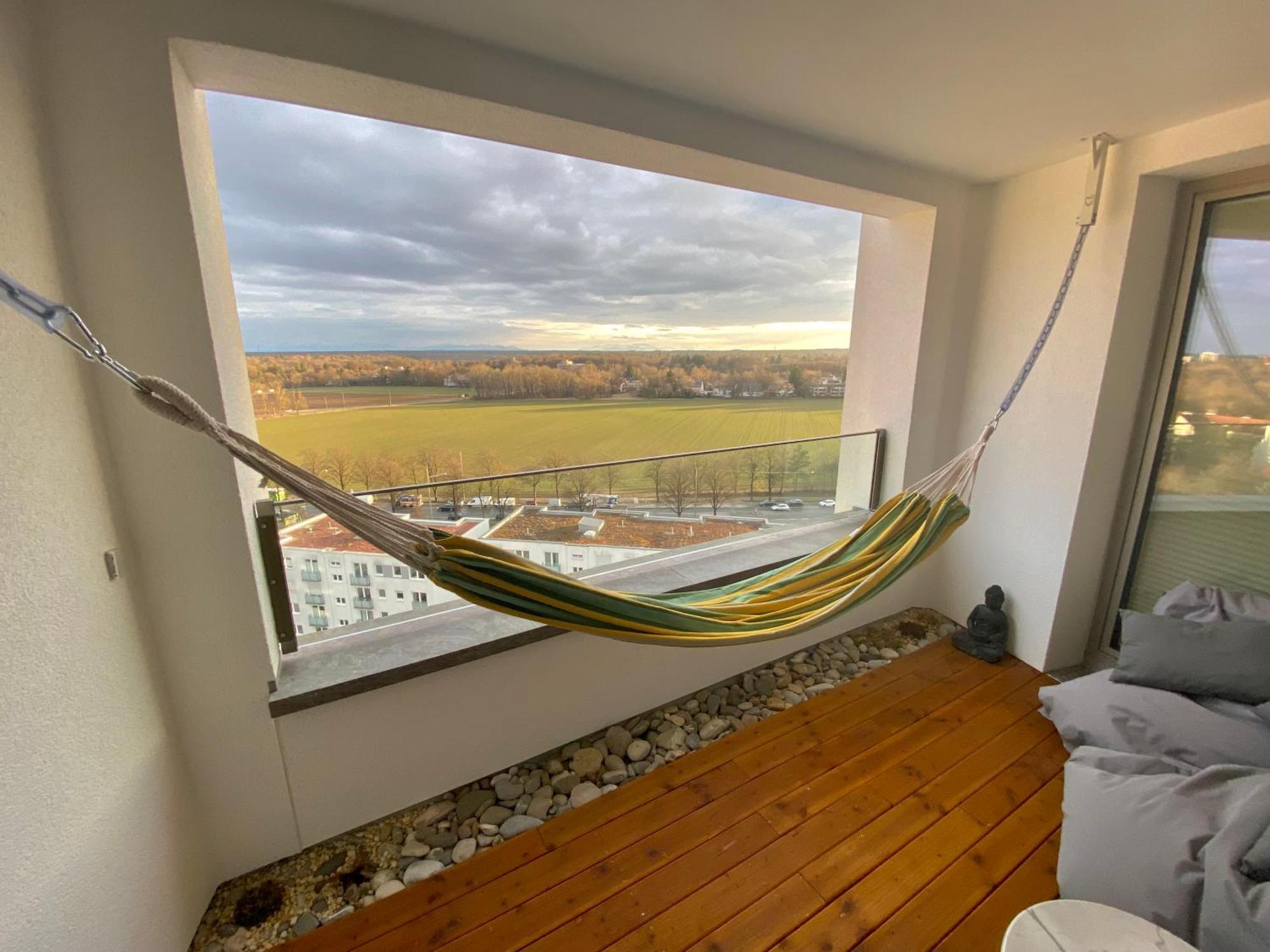 Alpen-Panorama Suite: Luxurious Mountain View Retreat in Munich Exterior photo
